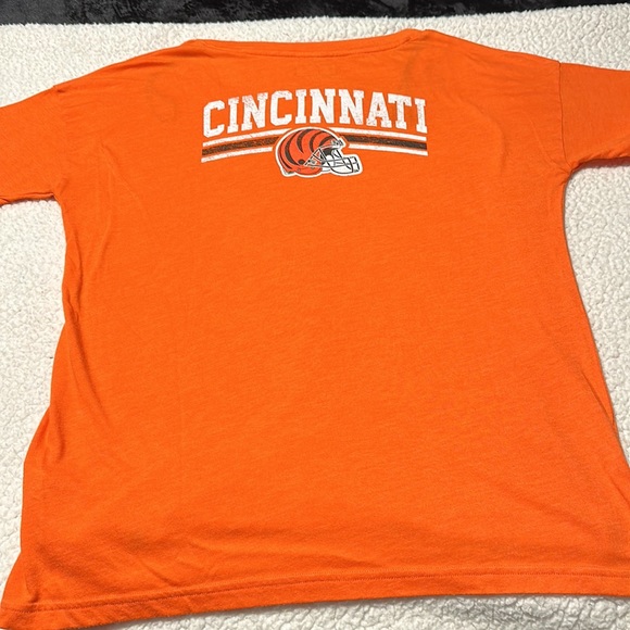 Ladies NFL Team Apparel Cincinnati Bengals Shirt, EUC, Size Medium - Picture 6 of 7